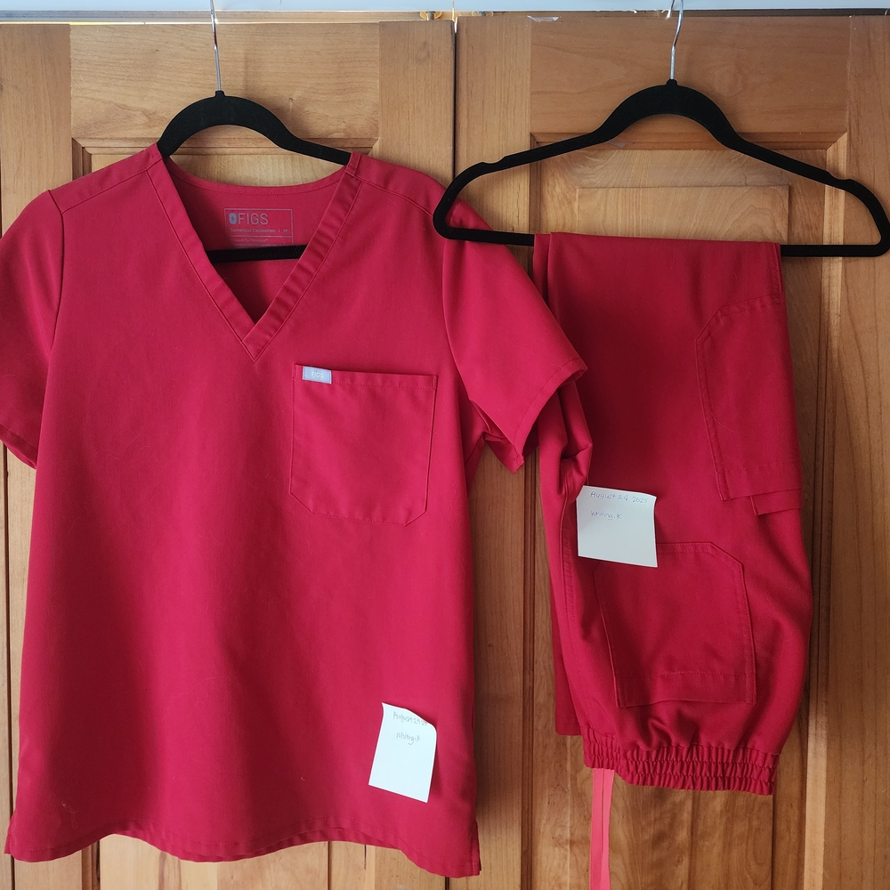 Figs Vivid Red Scrub Set